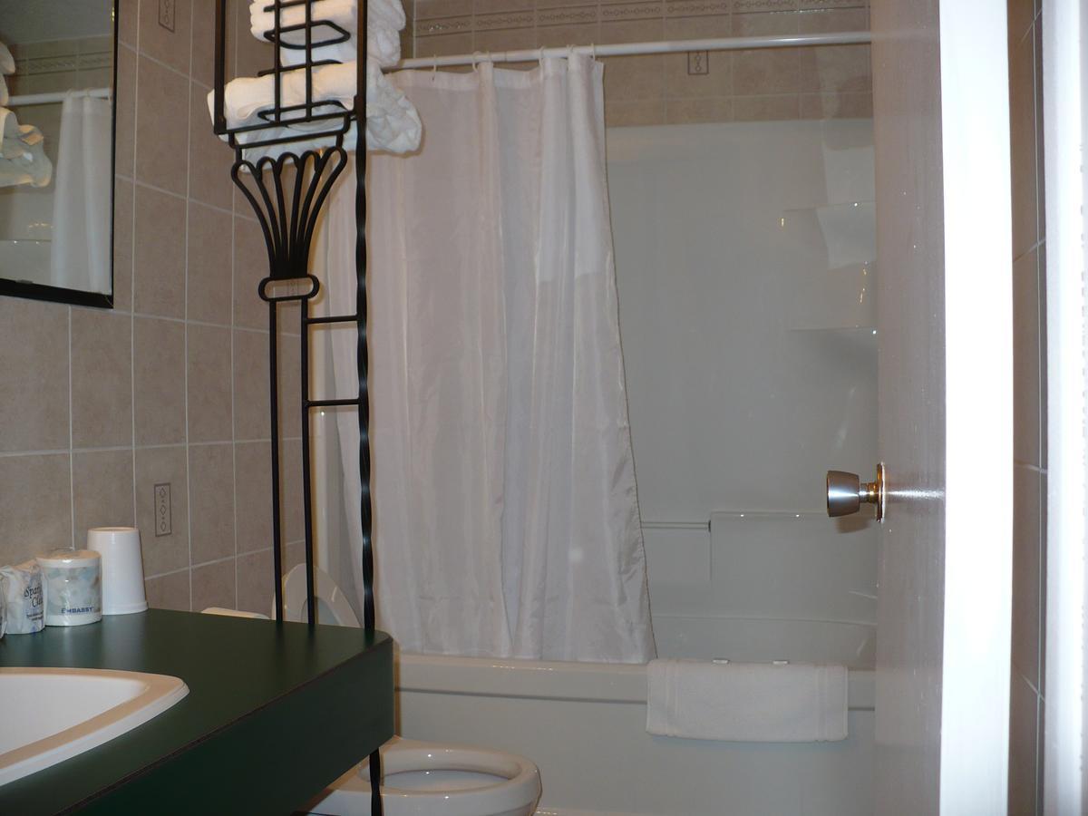 Sheridan Lawrence M Hotel Fort Vermilion Экстерьер фото